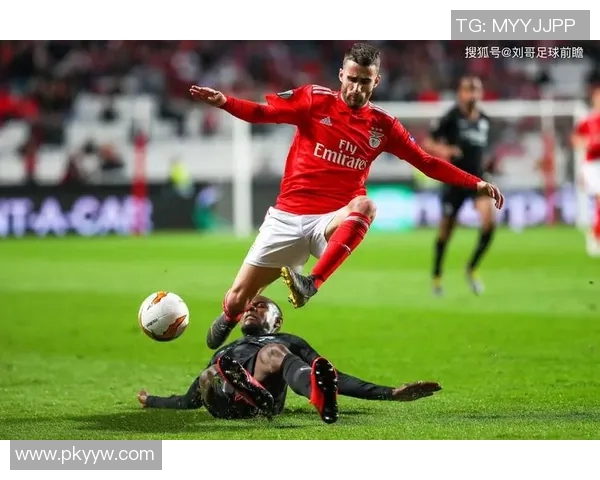 曼联与尤文图斯巅峰对决谁能在欧战中笑到最后